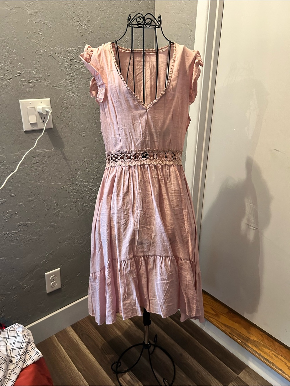 Soft Pink V-Neck Cotton Sundress with Crochet Waist